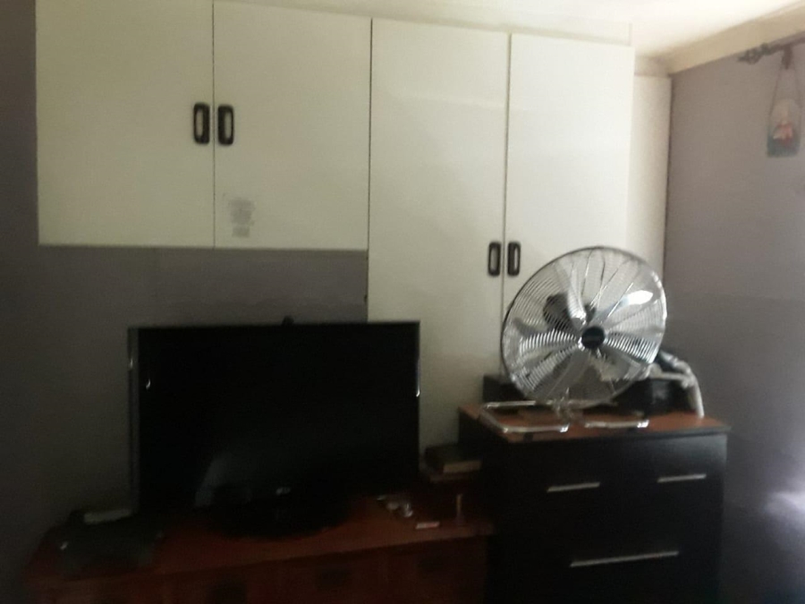 2 Bedroom Property for Sale in Zonnebloem Western Cape